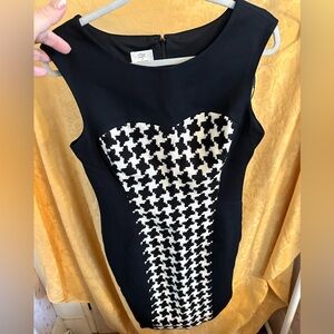 Boutique Black Sleeveless Chevron Dress